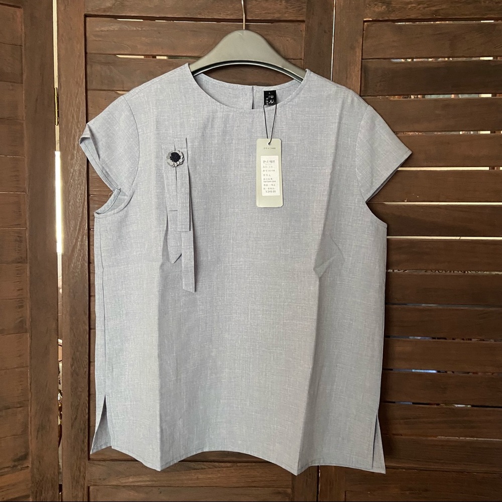 NWT Grey Blouse Size Large